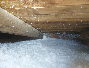 Zateplení pultové střechy pomocí foukané izolace